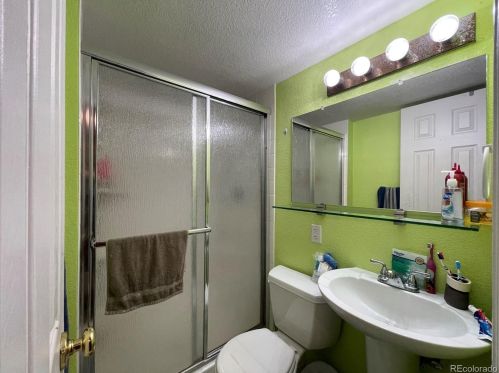 5226 Riviera Cir, Aurora CO 80015-6016 exterior