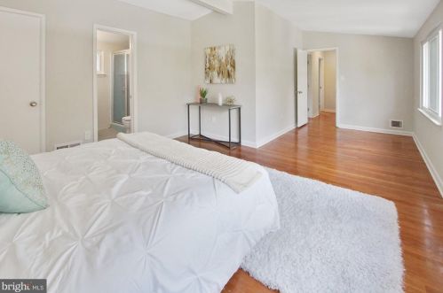 11413 Fairoak Dr, Silver Spring MD 20902-3137 exterior