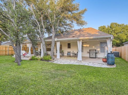 8532 Copano Dr, Austin TX  78749-3890 exterior