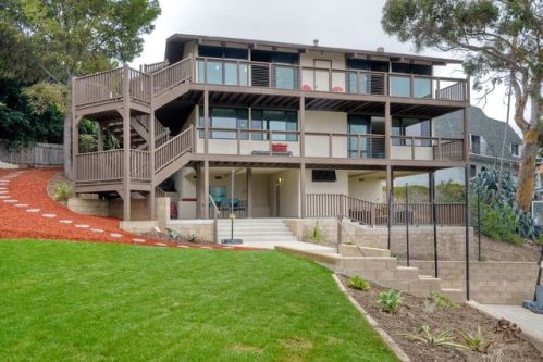 3950 Holly Brae Ln, Carlsbad, CA 92008-2725