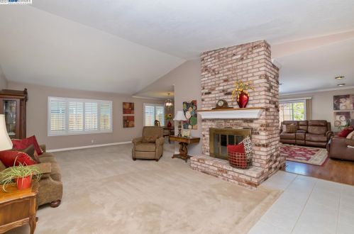 3215 Vallejo Pl, San Ramon, CA 94583-3048