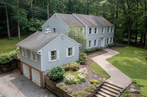14 Water St, Lebanon, NJ 08833-4530