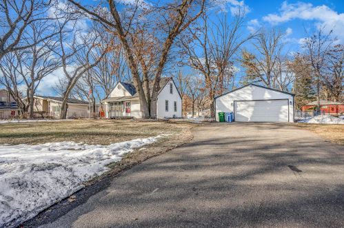 2578 Eastman Dr, Saint Paul, MN 55112-4409