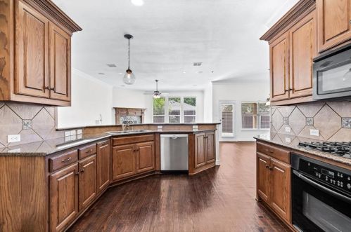 1508 Bluebonnet Way, Carrollton TX 75007-1216 exterior