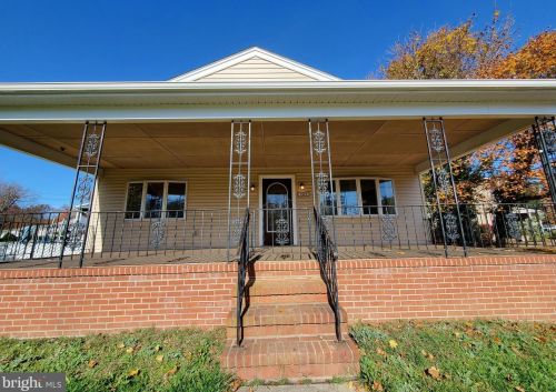 2270 Whitehorse Hamilton Square Rd, Trenton, NJ 08690-2824