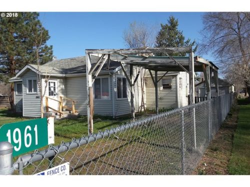 1961 Lincoln Rd, Prineville, OR 97754-3021