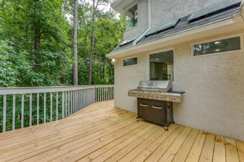 3607 Wildwood Farms Dr, Duluth GA  30096-6117 exterior