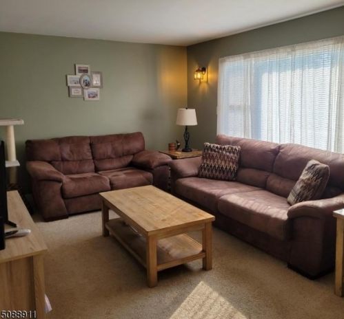 276 Decker Pond Rd, Andover, NJ 07821-2112