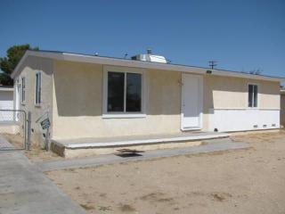 425 Norma St, Ridgecrest, CA 93555-3612