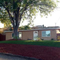 8448 Desiree Ln, Santee, CA 92071-4107