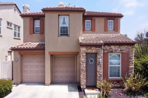 313 Lakeview Ct, Oxnard, CA 93036-5323