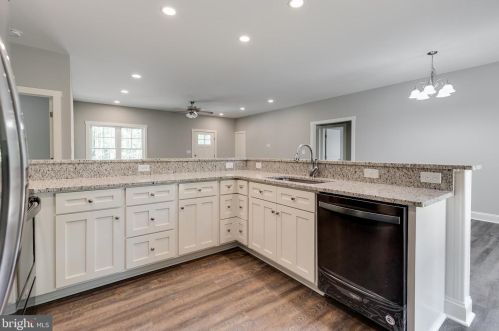 406 Buckner Rd, Bumpass, VA 23024-3401