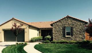 3325 Mitchell Ave, Clovis, CA 93619-5118