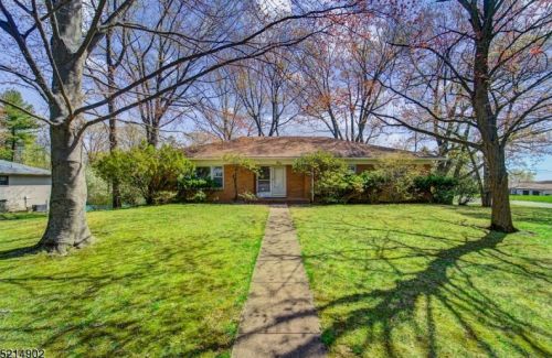 3 Pond Hill Rd, Morristown, NJ 07960-4616