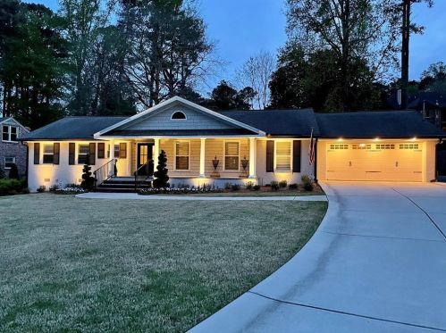 2553 Echo Dr, Atlanta GA  30345-3528 exterior
