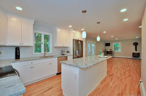 24 Lakeview Terrace Ext, Sandy Hook, CT 06482-1467