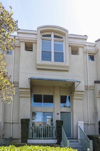 150 Holly Ct, Mountain View, CA 94043-5277