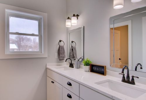 1377 James Ave, Saint Paul MN  55105-2551 exterior