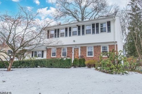 3 Greenbriar Rd, Parsippany, NJ 07054-2221
