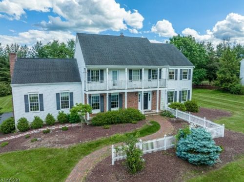 4 Darby Ct, Annandale, NJ 08801-3347