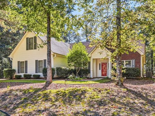 30 Timberwoods Dr, Porterdale, GA 30016-7182