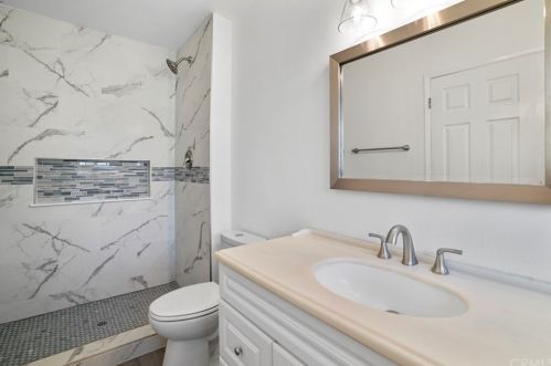 6337 Westview Dr, Riverside CA  92506-5325 exterior