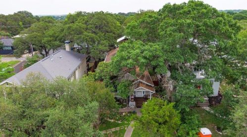 1503 Alta Vis Ave, Austin TX  78704-5228 exterior