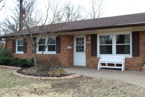 666 Notre Dame Ave, Edwardsville, IL 62025-2627