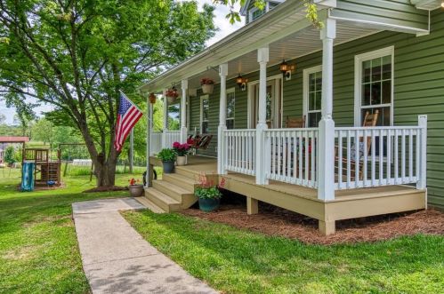 279 Smithwick Rd, Holly Springs, GA 30115-7753