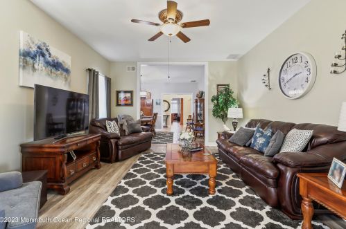 17 Arcadia Dr, Lakehurst NJ  08759-6160 exterior