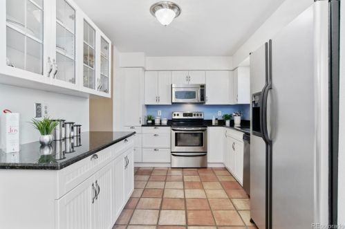 7166 Bentley Cir, Englewood CO 80112-1186 exterior