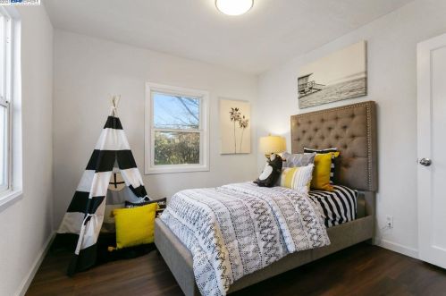 1570 Plz Dr, San Leandro CA 94578-1968 exterior