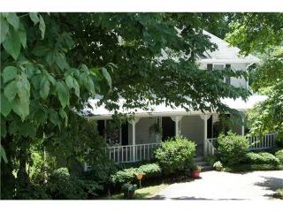 3550 Thompson Bnd, Gainesville, GA 30506-1202