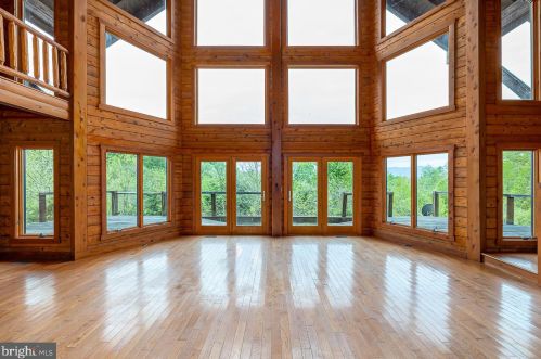 445 Steep Hollow Ln, Rileyville, VA 22650-1517