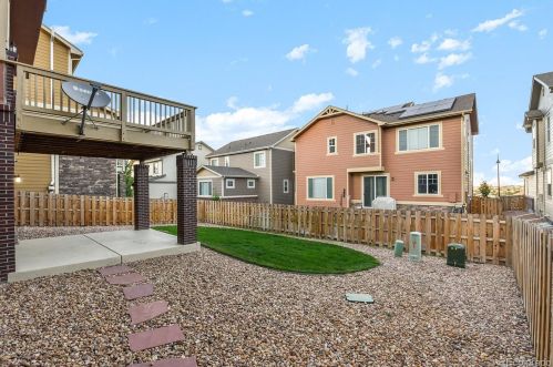 6632 Muscadine Ct, Denver CO  80016 exterior