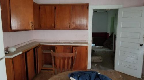 17 6th St, Griffin, GA 30223-3303