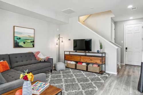 607 Richfield St, Denver CO  80017-2189 exterior