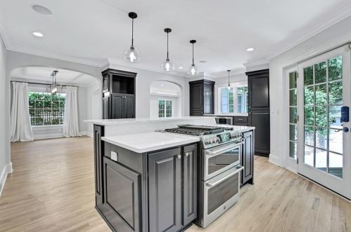 2896 Hills Dr, Atlanta GA  30305-3270 exterior