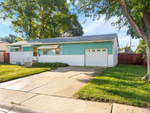 54 Caledonia Rd, Pueblo, CO 81001-1425