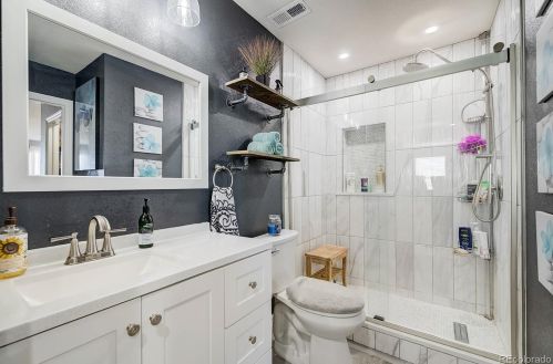 922 Willow Dr, Denver CO  80603-7761 exterior