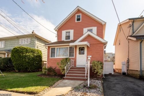 74 Almira St, Bloomfield, NJ 07003-3622