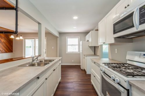 112 Oxford Rd, Lemont, IL 60440-3016
