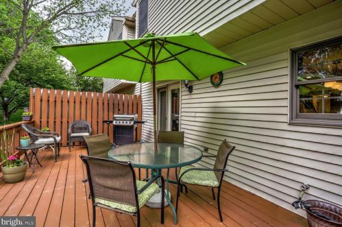 1843 Spring Ridge Ln, Lancaster PA  17603-6794 exterior