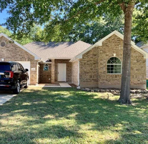 206 Doncaster St, Conroe TX  77303-1843 exterior