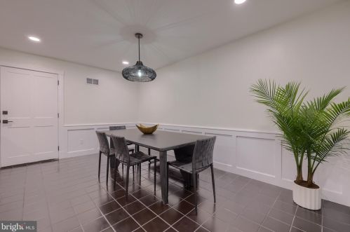 18 Walnut St, Lancaster PA  17602-4924 exterior