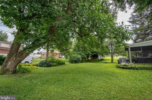 41 Springhouse Rd, Lancaster PA  17603-6619 exterior