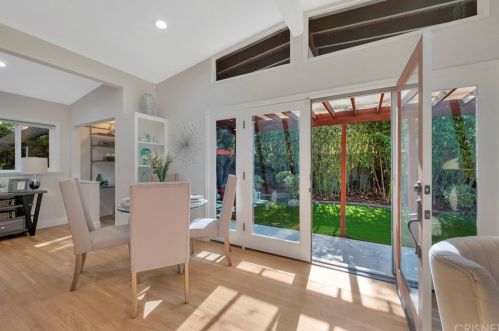 5721 Babbitt Ave, Van Nuys, CA 91316-1427