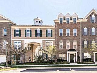 657 Raven Ave, Gaithersburg, MD 20877-3345