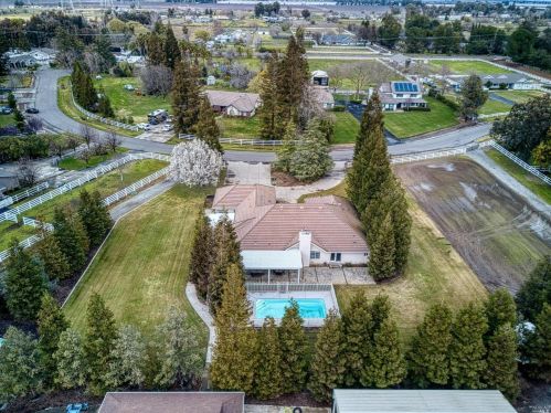 5190 Winding Way, Vacaville, CA 95688-9455