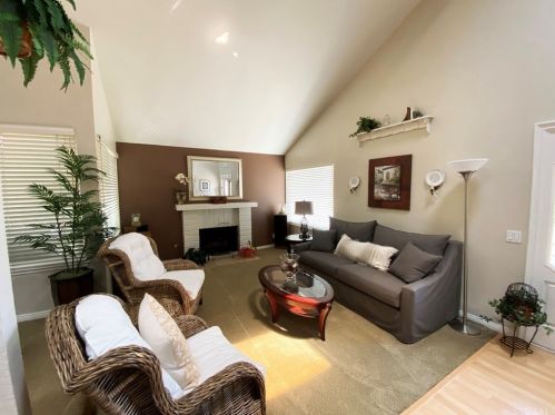 11671 Luzon St, Cypress, CA 90630-5670